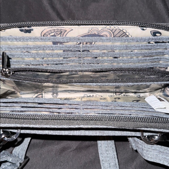 🛍️ Lug Crossbody Phone Wallet & Wristlet 🛍️ - Picture 8 of 10